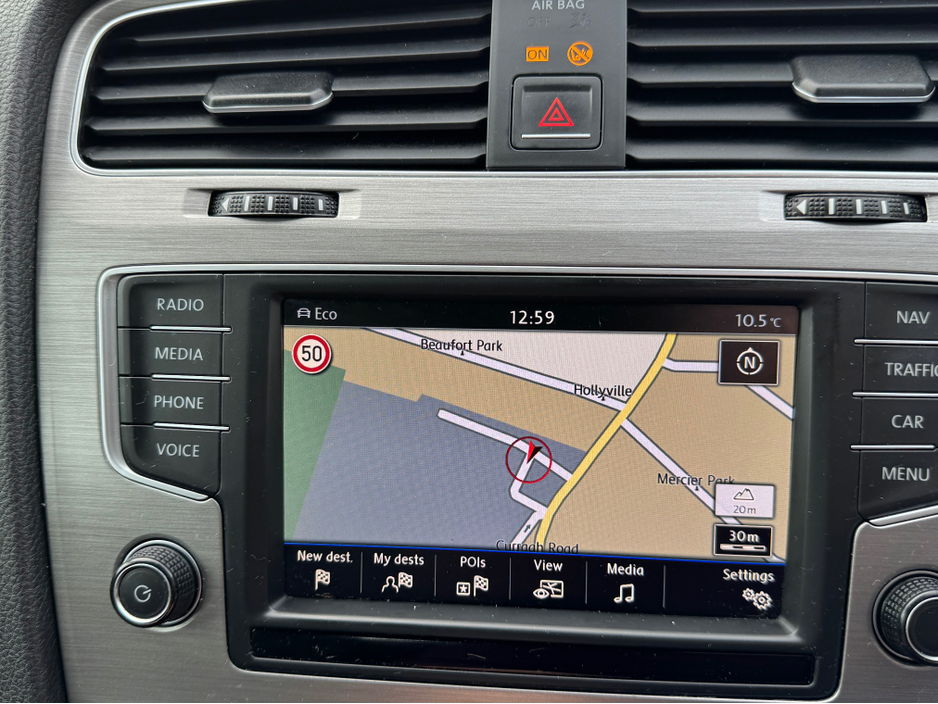 2016 Volkswagen Golf - image 6