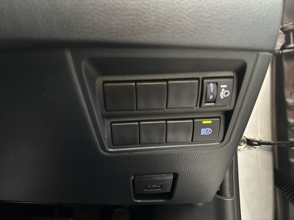 2023 Toyota Yaris Cross LUNA SPORT HYBRID AUTO €28,950