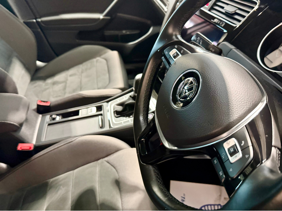 2018 Volkswagen Golf - image 13