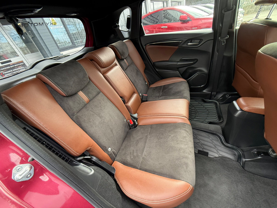 2017 Honda Fit - image 21