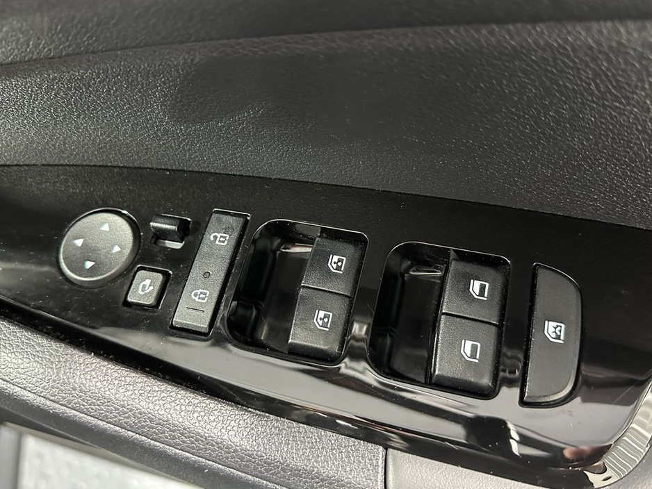 2023 Kia Sportage - image 20