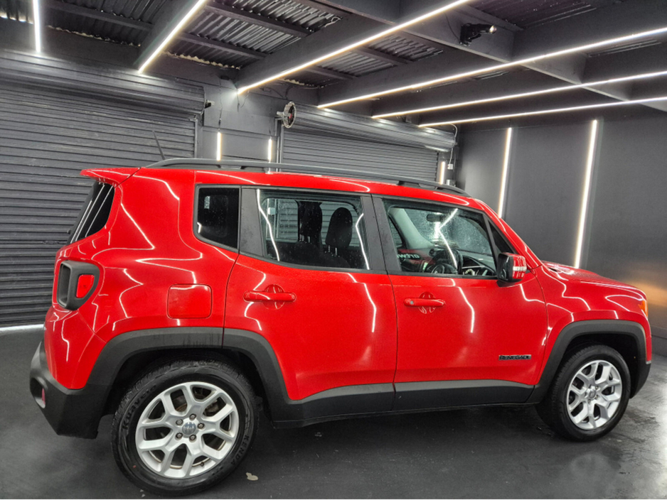 2016 Jeep Renegade - image 20