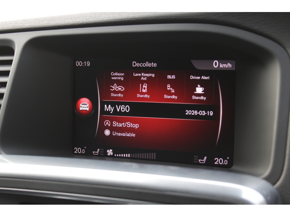 2018 Volvo V60 - image 13