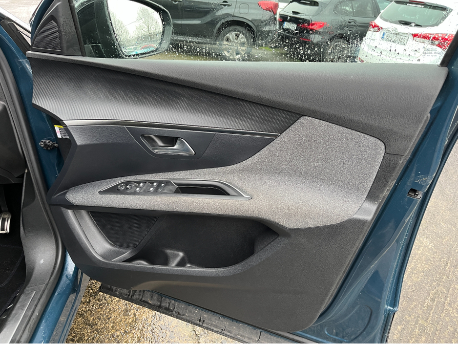 2024 Peugeot 3008 ACTIVE AUTOMATIC PETROL PLUG-IN HYBRID 1.6 //REVERSE CAMERA// €31,950