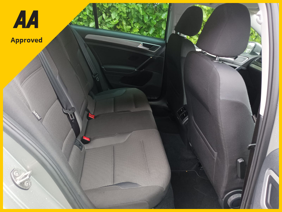 2017 Volkswagen Golf 1.2 TSI COMFORTLINE PLUS COMPREHENSIVE SERVICE HISTORY (9 STAMPS) ONLY 74,146kms FACTORY IMMOBILISER PUSH BUTTON START PROXIMITY KEY MULTI-FUNCTION STEERING WHEEL ALLOY WHEELS NCT ROADTAX €17,695
