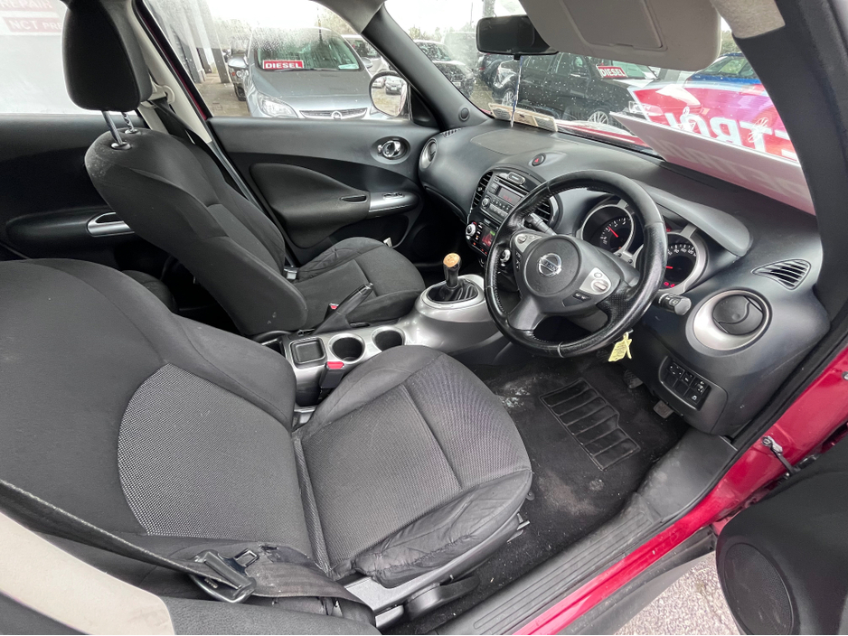 2011 Nissan Juke - image 8