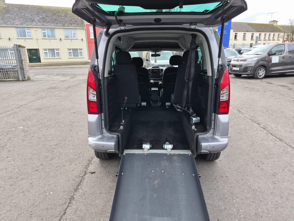 2017 Peugeot Partner - image 16