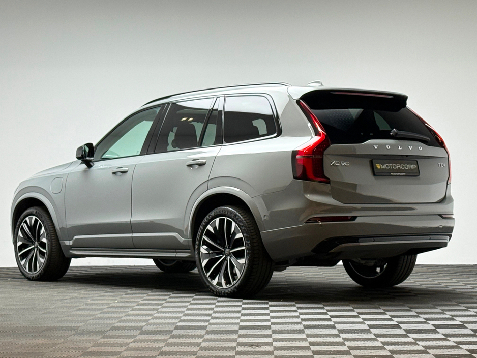 2025 Volvo XC90 - image 5