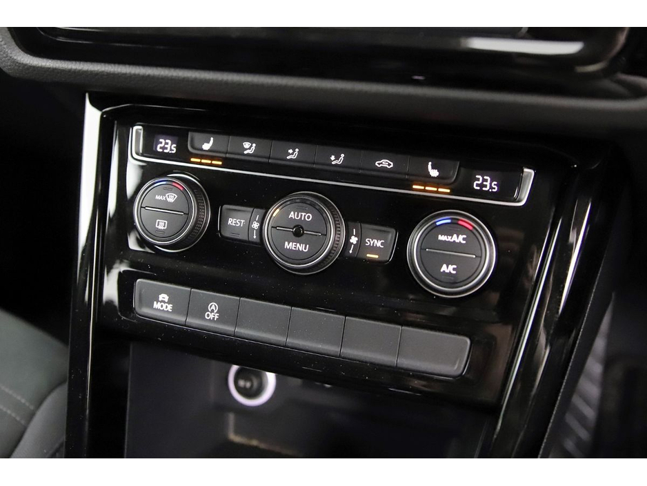 2016 Volkswagen Touran 1.4 TSI DSG HIGHLINE *CARPLAY*ANDROID AUTO*REVERSE CAM* €17,690