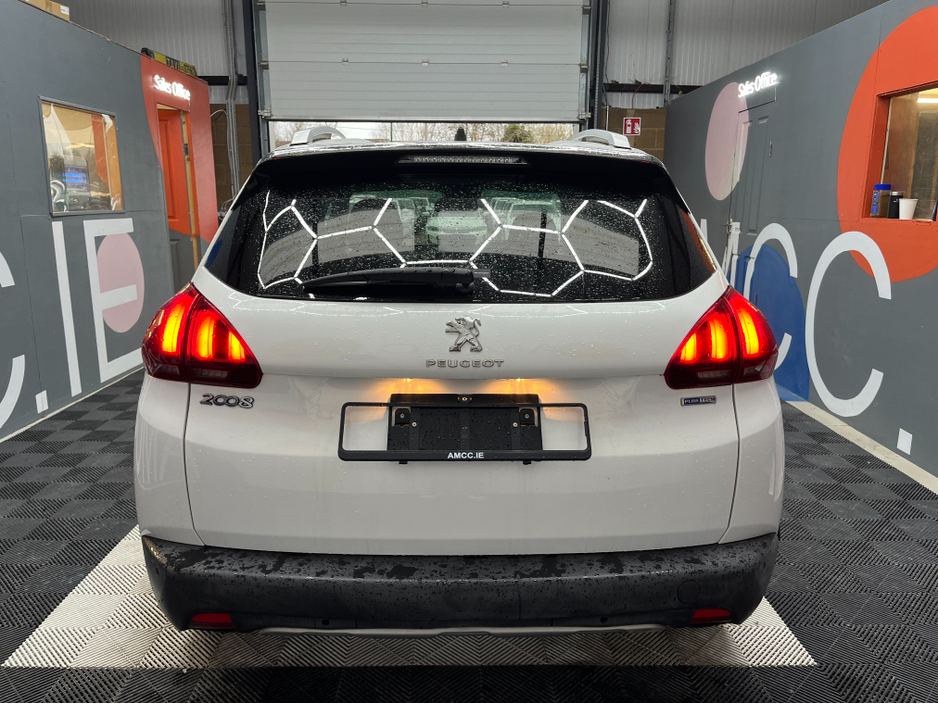 2017 Peugeot 2008 - image 3