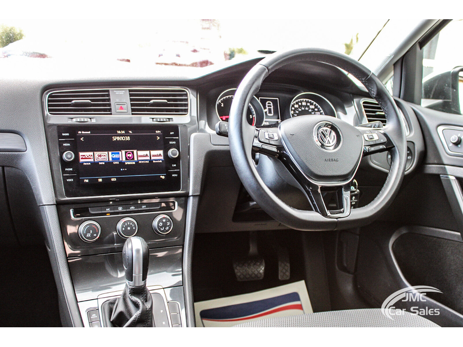 2018 Volkswagen Golf - image 27