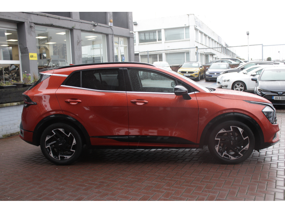 2022 Kia Sportage - image 3