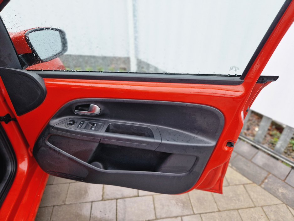 2016 Volkswagen up! 1.0 PETROL AUTO €9,995