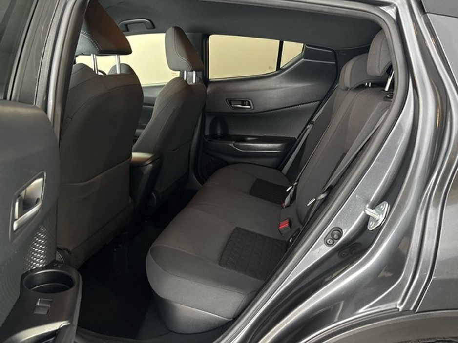2021 Toyota C-HR - image 7