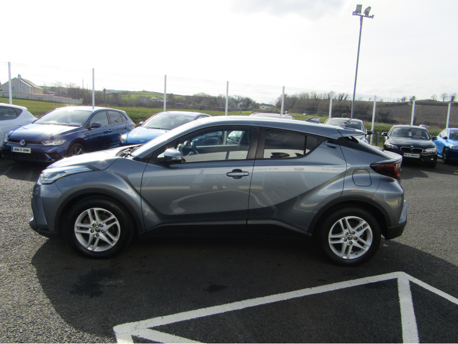 2023 Toyota C-HR - image 6