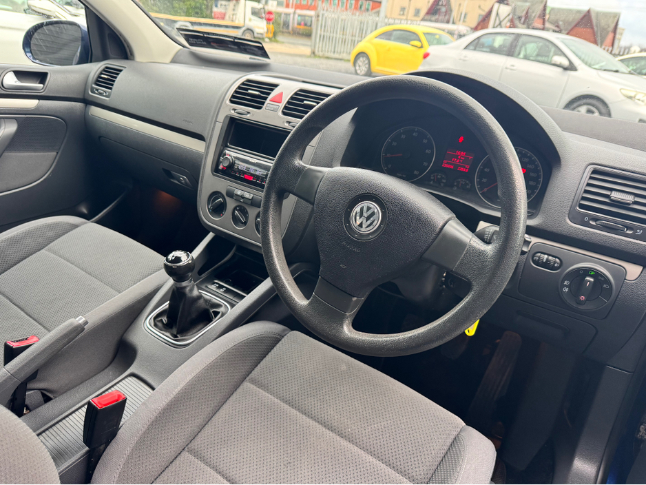 2007 Volkswagen Golf - image 10