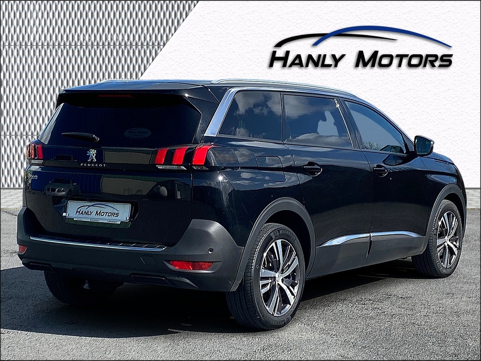 2023 Peugeot 5008 - image 9