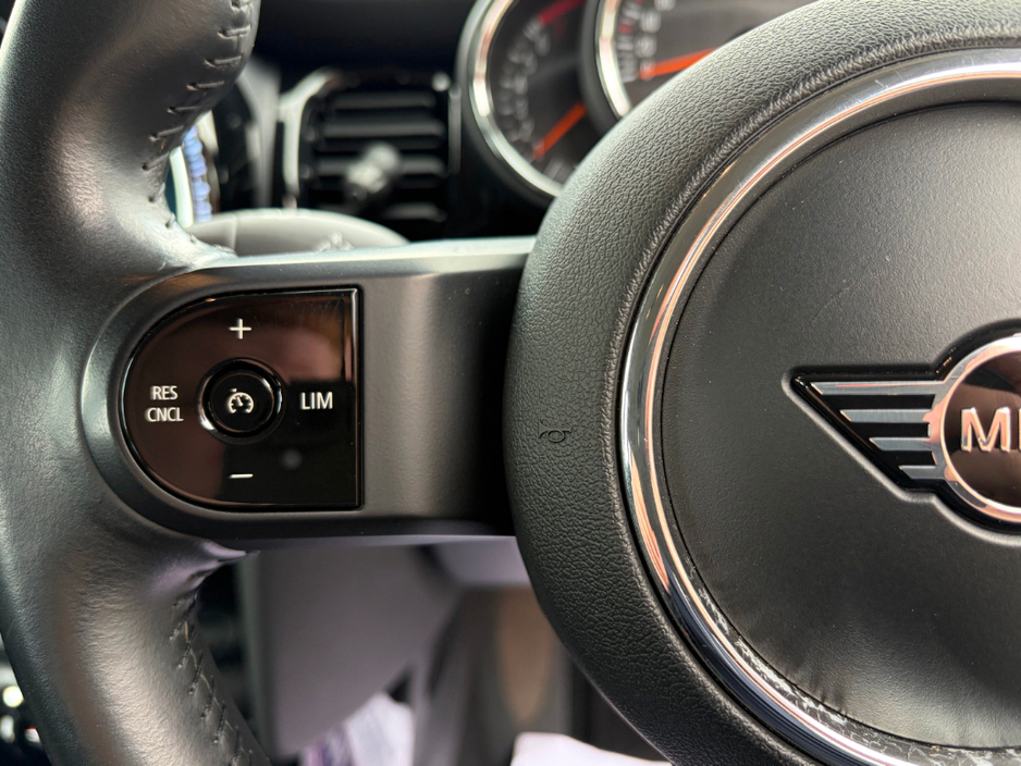 2022 MINI Hatch - image 19