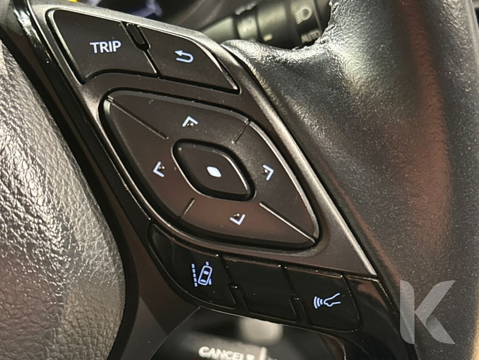 2020 Toyota C-HR 1.8 HYBRID AUTOMATIC - G PACKAGE - BROWN HALF LEATHER - FACTORY ALLOYS - CRUISE CONTROL - REVERSE CAMERA €22,950