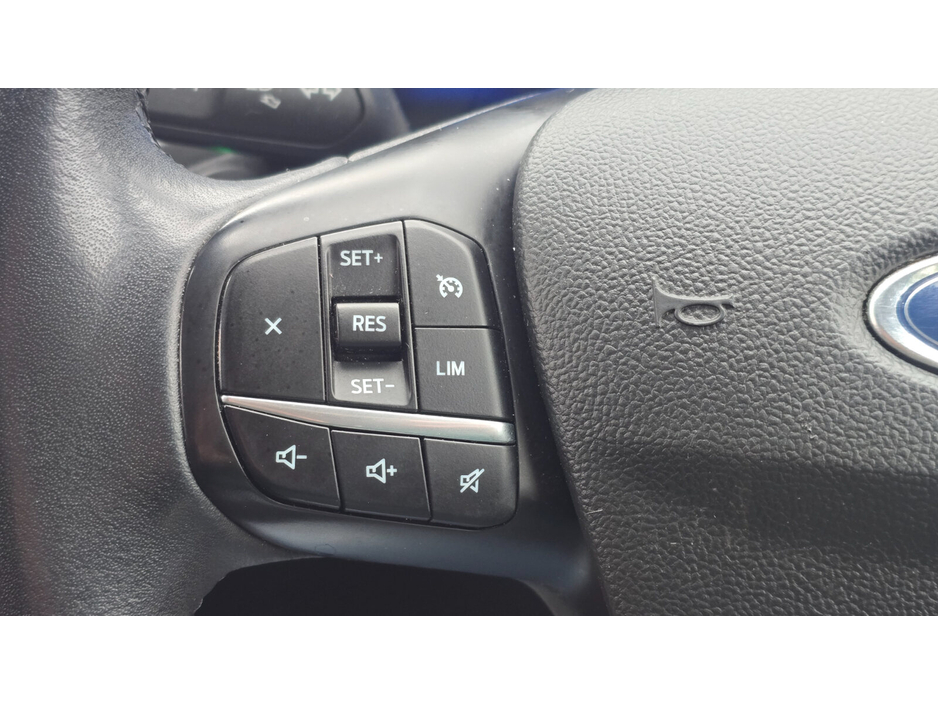 2021 Ford Kuga - image 24