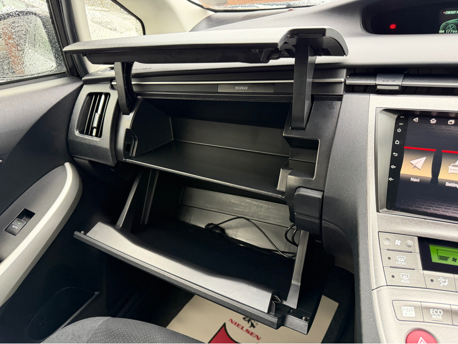 2015 Toyota Prius Self charge hybrid - High spec - Low mileage €9,890