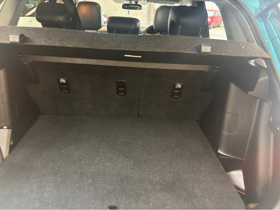 2019 Suzuki Vitara - image 3