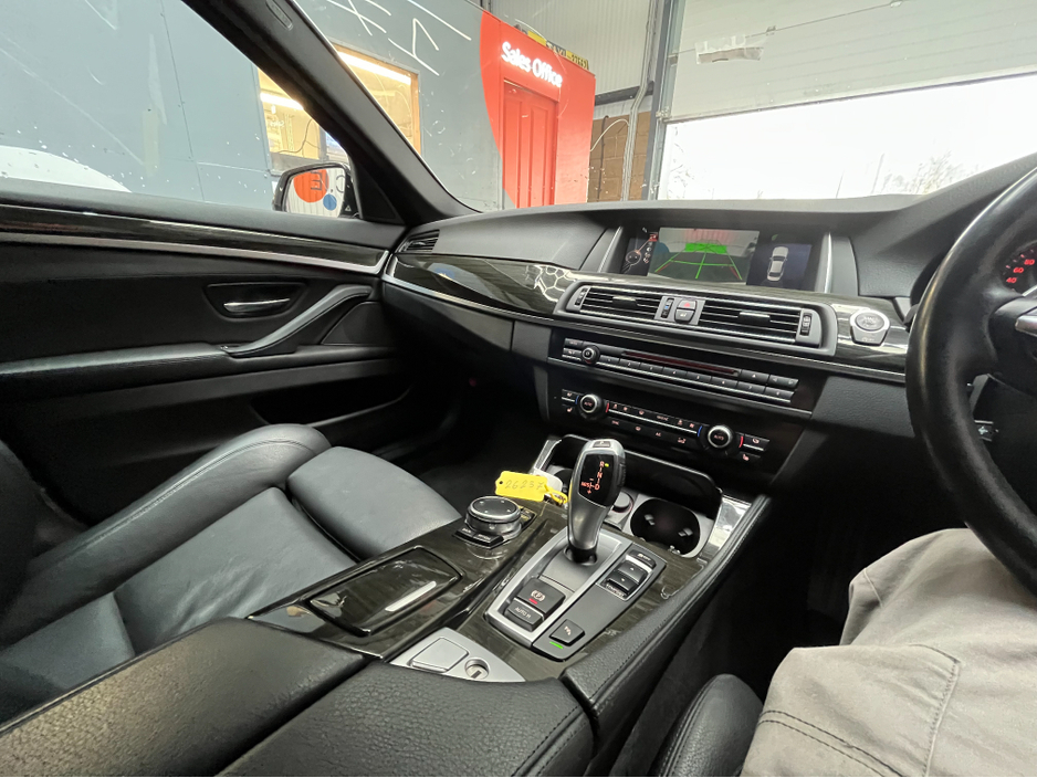 2017 BMW 5 Series - image 21