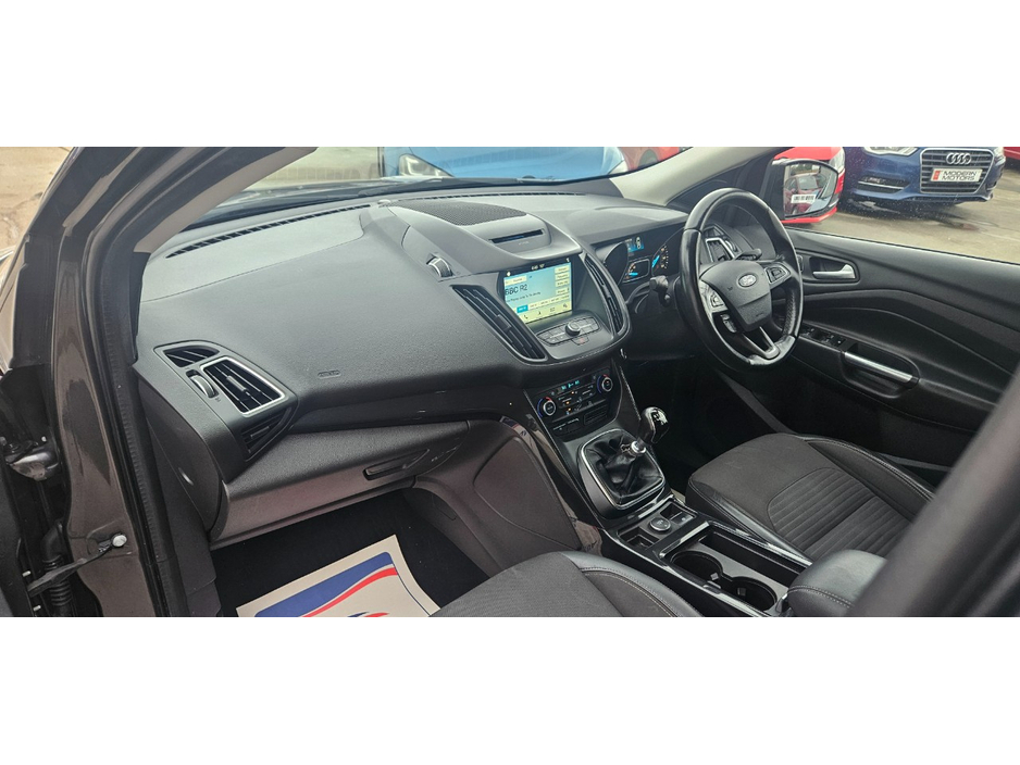 2018 Ford Kuga - image 23