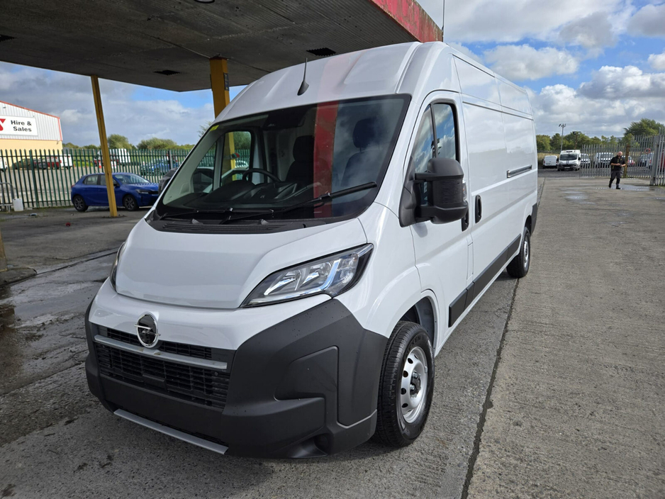 2026 Opel Movano  €29,950