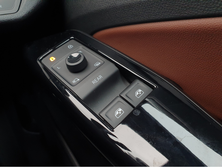 2021 Volkswagen ID.4 PRO PERFORMANCE FULLY ELECTRIC NCT 02/28 FINANCE AVAILABLE €90 PER WEEK HEATED STEERING WHEEL/ HEATED SEATS/ SAT NAV/ TOUCH SCREEN/ ANDROID AUTO/ APPLE CAR PLAY/ REVERSE CAMERA/ HISTORY CHECKED €19,900