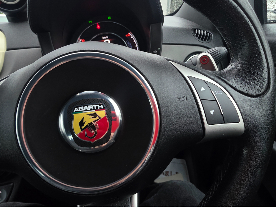 2016 Abarth 595 - image 17
