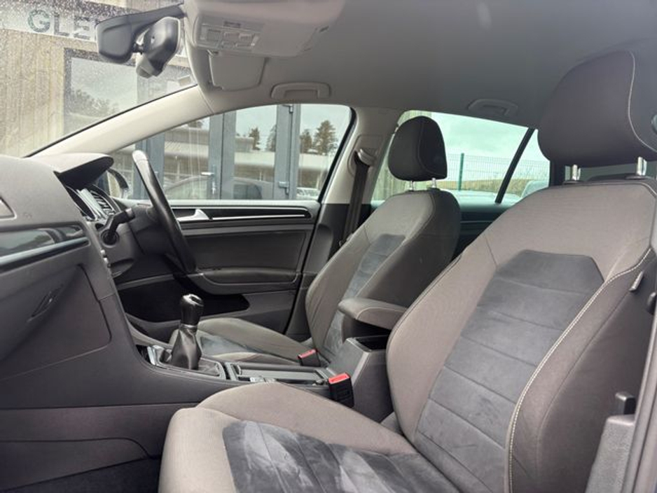 2016 Volkswagen Golf - image 24