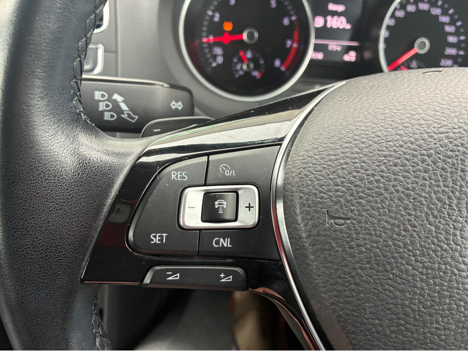 2015 Volkswagen Polo - image 13