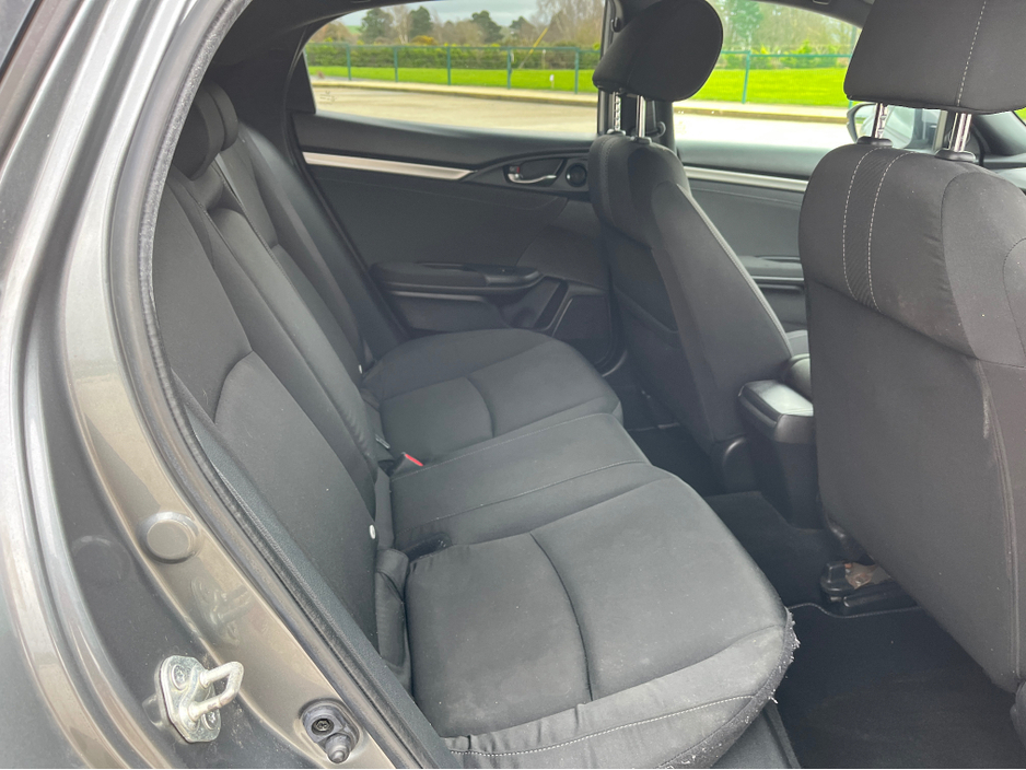 2018 Honda Civic - image 2