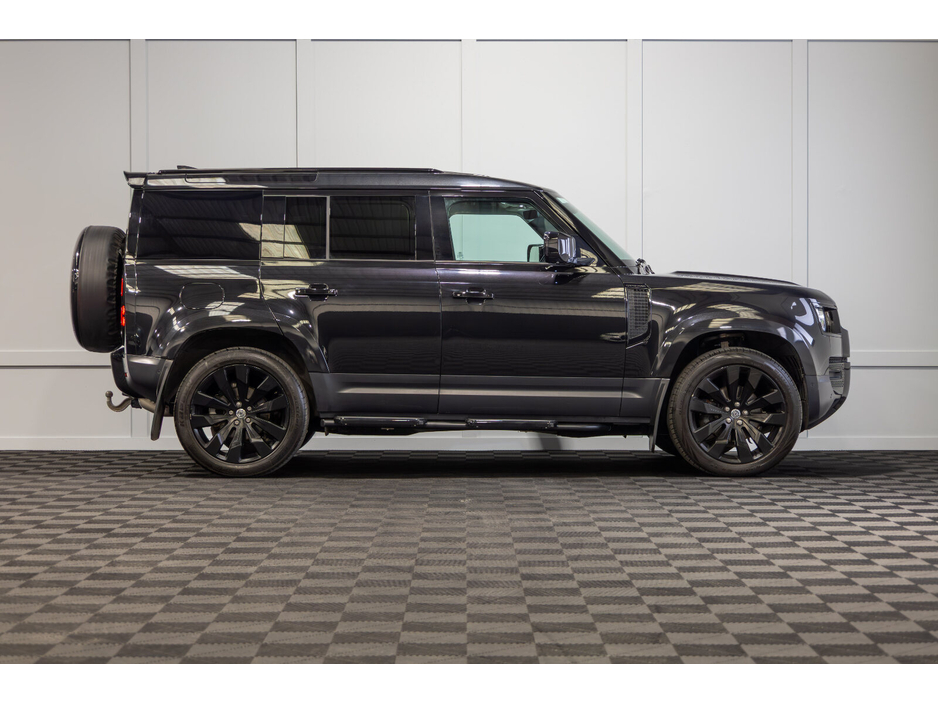 2023 Land Rover Defender - image 6