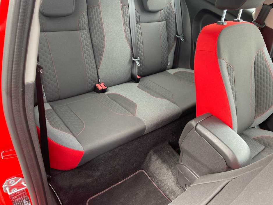 2016 Ford Fiesta - image 10