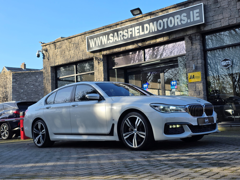 2017 BMW 7 Series - image 4