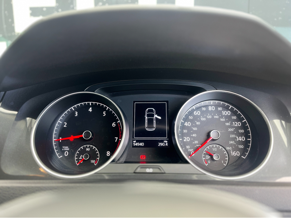 2020 Volkswagen Golf - image 11