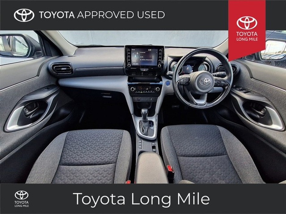 2023 Toyota Yaris Cross - image 7