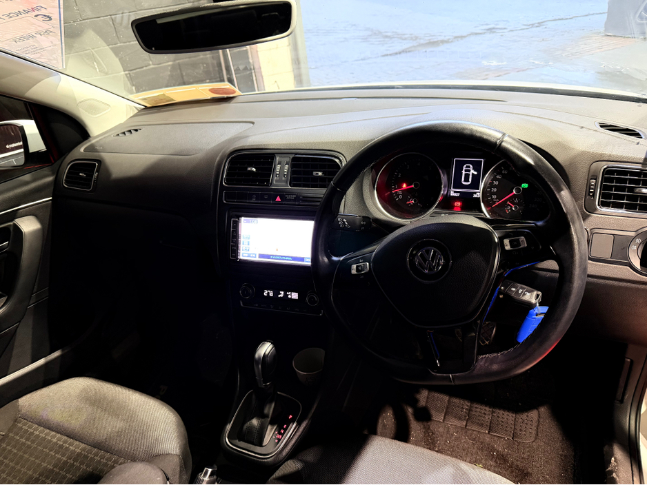 2017 Volkswagen Polo DBA-6RCJZ €13,499