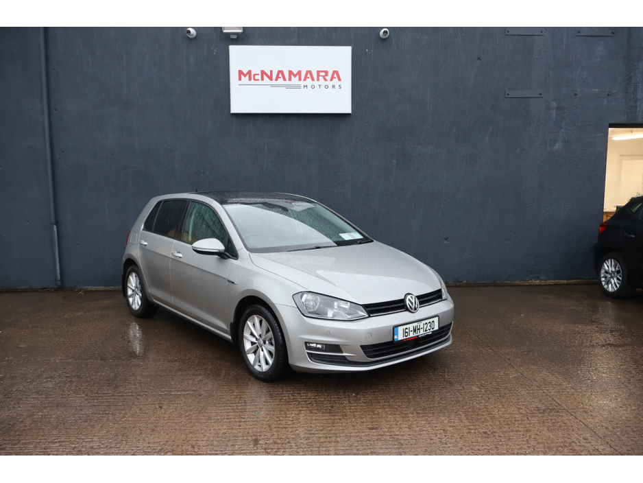 2016 Volkswagen Golf LOUNGE Low Mileage Huge Spec €13,995