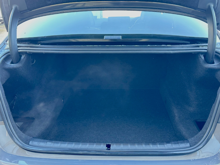 2023 BMW 5 Series - image 17