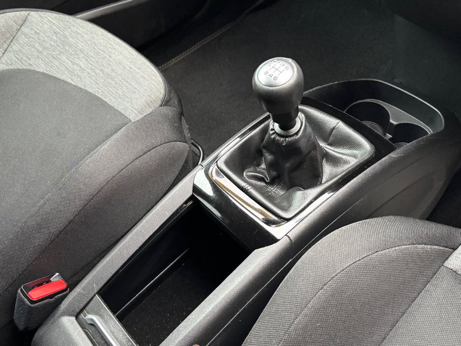 2017 Citroen Grand C4 Picasso - image 8