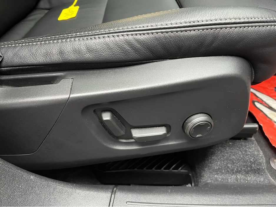 2022 Volvo XC40 €36950! 2022 VOLVO XC40 RECHARGE PLUG-IN HYBRID T5 1.5 AUTOMATIC / CRUISE CONTROL / 360° PARKING CAMERA / ELECTRIC MEMORY & HEATED SEATS / APPLE CARPLAY / PANORAMIC SUNROOF / HEATED STEERING WHEEL €36,950