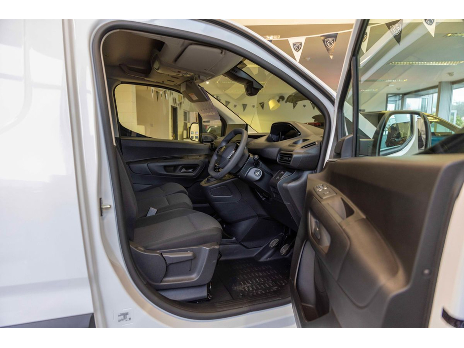 2026 Peugeot Partner PRE REG OFFER - PARTNER PRO PLUS1.5 HDI 100 65 €22,450
