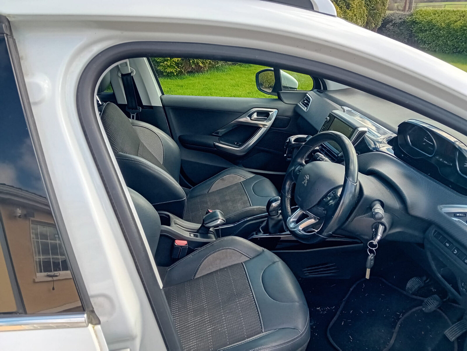 2019 Peugeot 2008 - image 6