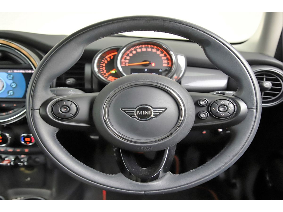 2018 MINI Hatch 1.5 COOPER 5DR*17" ALLOY WHEELS*PRIVACY GLASS*P*REVERSE CAMERA* €19,890