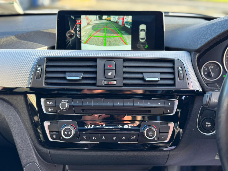 2016 BMW 3 Series - image 24