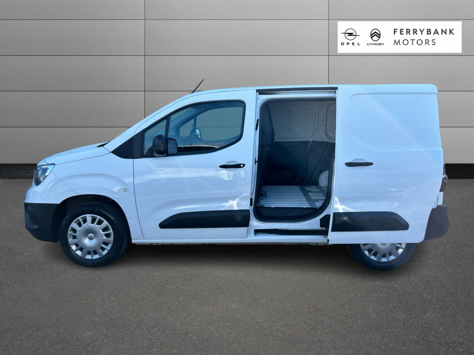 2021 Opel Combo - image 6