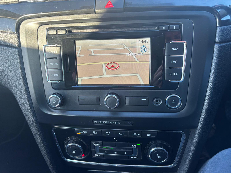 2015 Skoda Superb - image 12